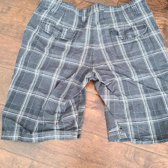 Distillery Apparel men's size 32 shorts - Picture 3 of 3
